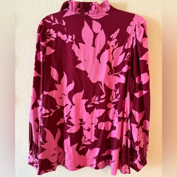 crown & ivy Magenta and Pink Floral Ruffle V-Neck Blouse - Picture 3 of 4